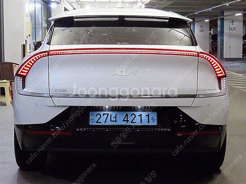 EV6 중고 EV6 중고차 흰색 2022년식 57,749km 롱레인지 AWD 어스 중고차 구입대행--5